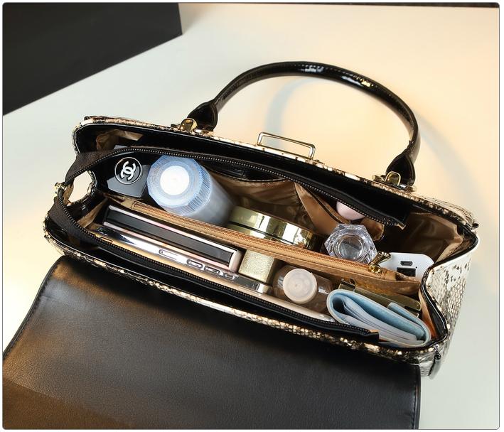 WB-0018/ Crocodile Embossed Leather Crossbody Bag