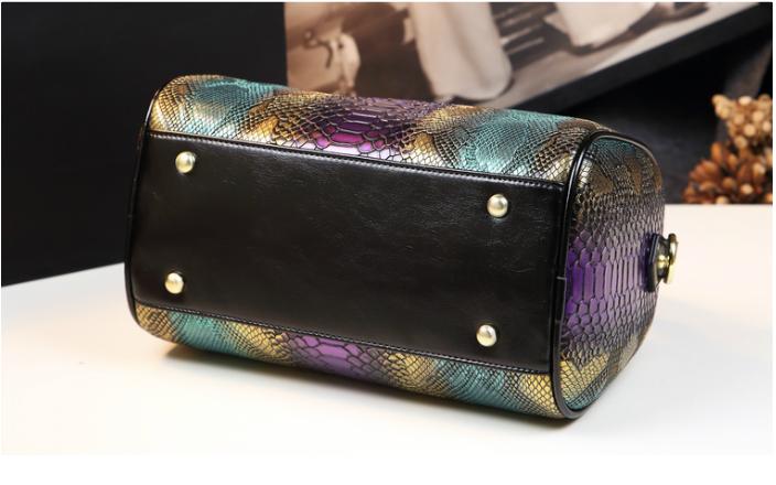 WB-0019/ Crocodile Embossed Leather Crossbody Bag