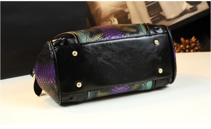 WB-0017/ Crocodile Embossed Leather Crossbody Bag