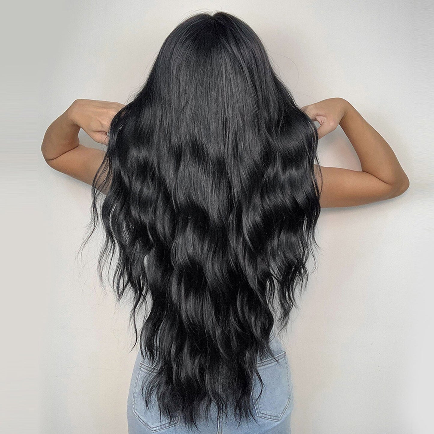 LC2007-1 28 inch Long Black Wavy Wig Middle Part