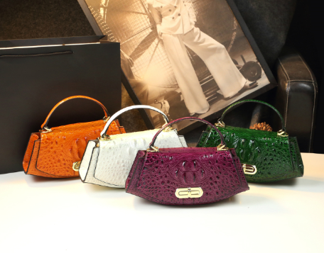 WB-0003/ Crocodile Embossed Leather Crossbody Bag