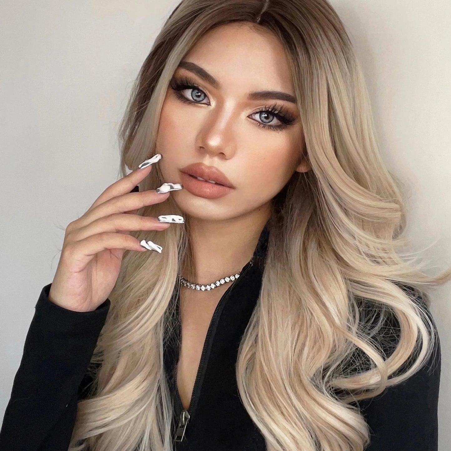 LC307-1 Long curly wigs black ombre blonde with middle bangs wigs for women for daily life